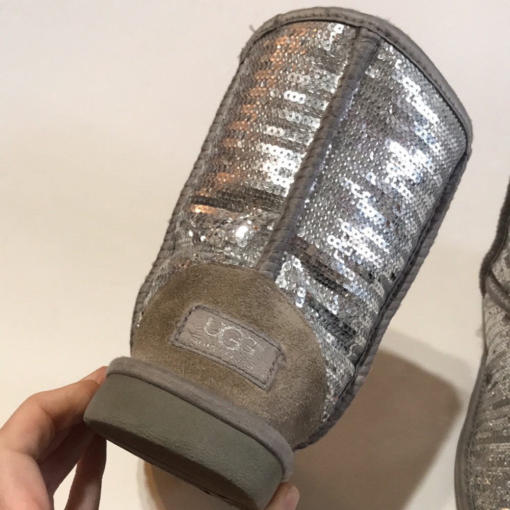 UGG Australia Classic Short Boot Silver Sequin Kid 4 Sheepskin Essential Sparkle - Picture 7 of 17